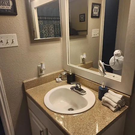 A&T Affordable Living And Service Llc Houston Exterior foto